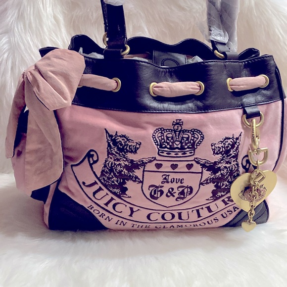 Juicy Couture Handbags - Juicy Couture Pink Velour Daydreamer Bag NWT Excellent Condition